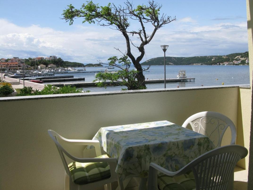 Apartments By The Sea Supetarska Draga - Donja, Rab - 11769 Buitenkant foto
